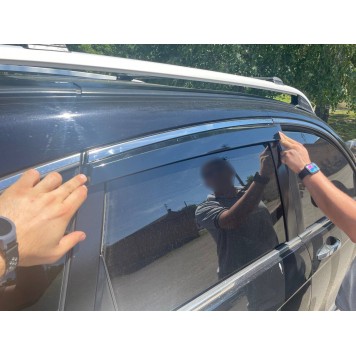 Дефлектори вікон Honda CR-V 2007-2012 з нерж. хром полоскою-3